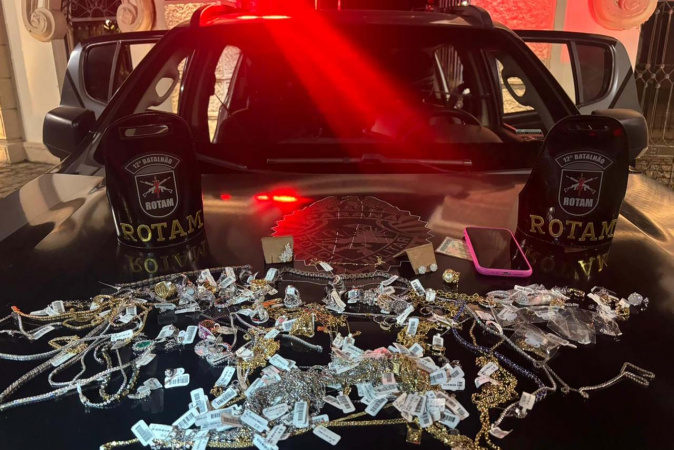 Polícia recupera joias roubadas em shopping de Curitiba