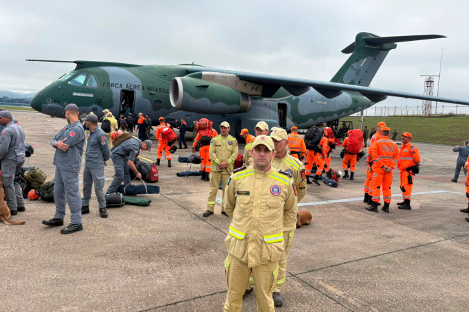 Bombeiros do Paraná embarcam para resgate na Venezuela