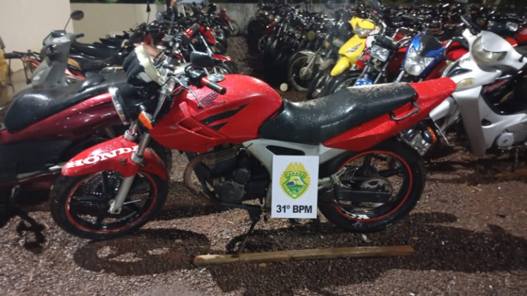 Polícia prende homem com mandado em aberto e apreende drogas no Oeste