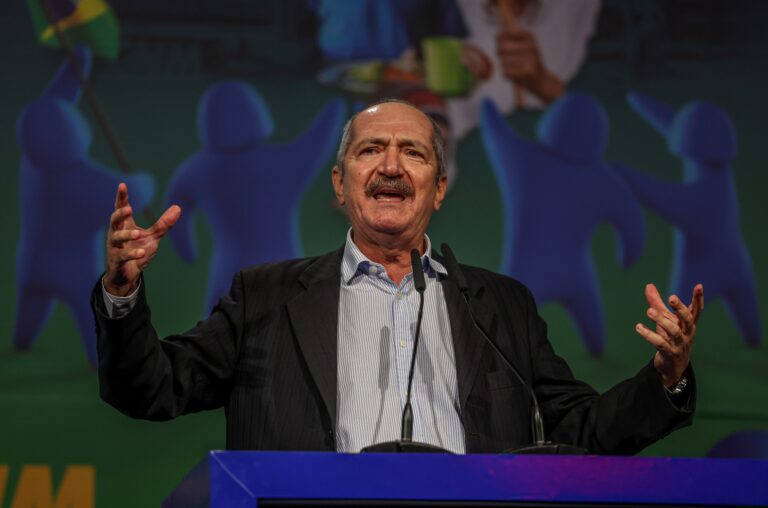 Aldo Rebelo é anunciado coordenador de campanha de Caiado