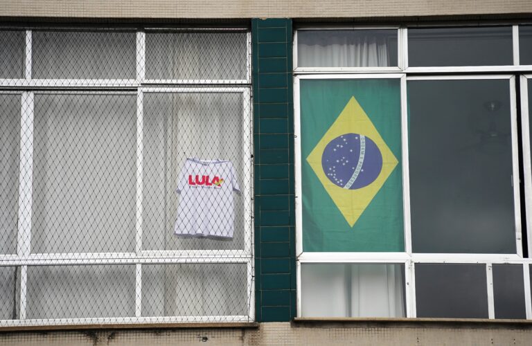 Direita supera esquerda em identificação ideológica, aponta Datafolha