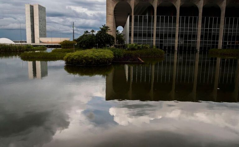 Itamaraty nega vistos e barra missão eleitoral de Trump