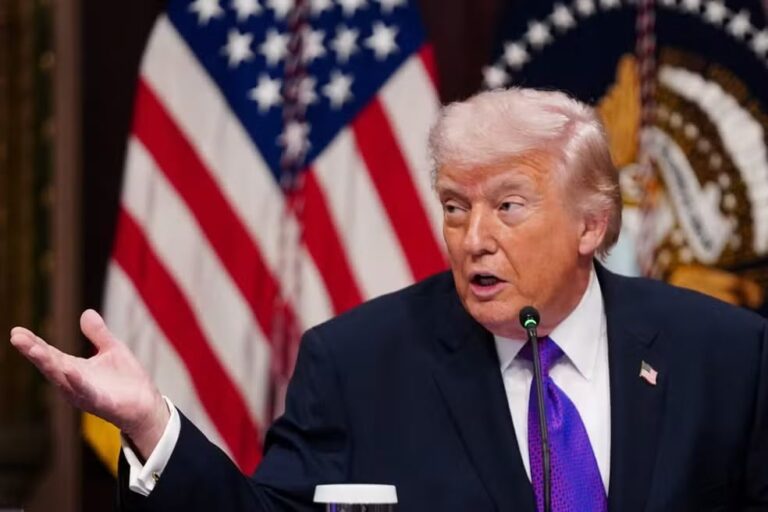 Trump afirma que Groenlândia deveria ser controlada pelos EUA