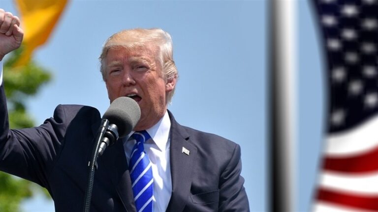 Trump impõe tarifa de 25% sobre produtos brasileiros
