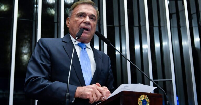 Álvaro Dias lidera disputa ao Senado pelo Paraná