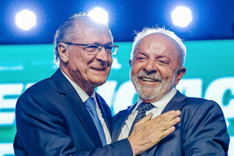 PSB oficializa Alckmin como vice na chapa Lula-2026