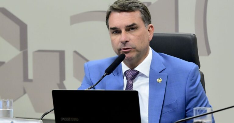 Flávio repudia fala de influenciador sobre mulheres