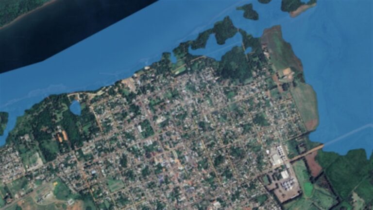 Rio Uruguai atinge cota de inundação em São Borja