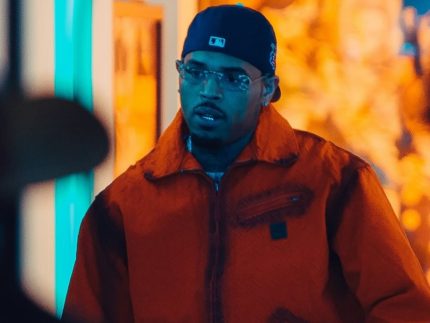 Chris Brown é condenado a indenizar ex-funcionária em US$ 13 milhões