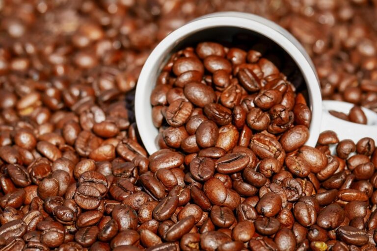 Café arábica oscila mas fundamentos sustentam preços