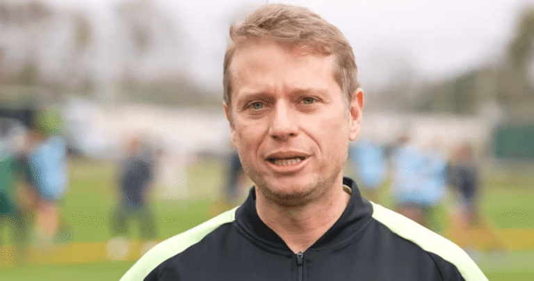 Coritiba mantém Fernando Seabra após recusar proposta pelo técnico