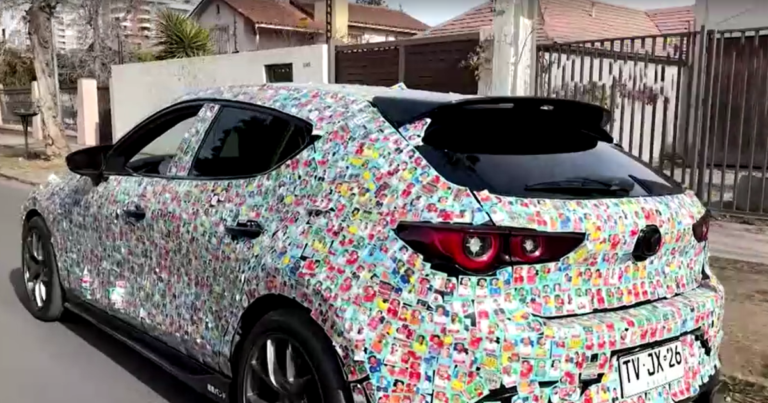 Torcedor chileno transforma carro em álbum de figurinhas da Copa
