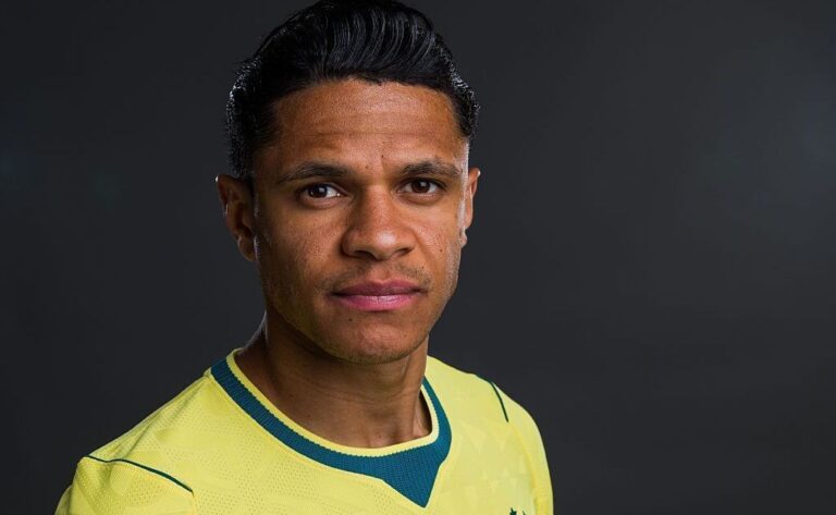 Douglas Santos brilha como destaque defensivo do Brasil na Copa