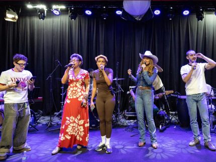 Elenco de Coração Acelerado intensifica ensaios antes da estreia