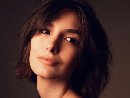 Marina Moschen sente falta da TV e quer voltar aos folhetins
