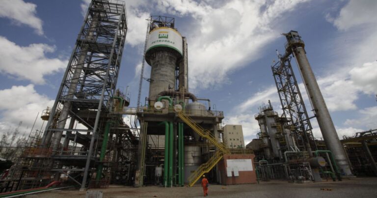 Produção nacional de fertilizantes recua apesar de planos
