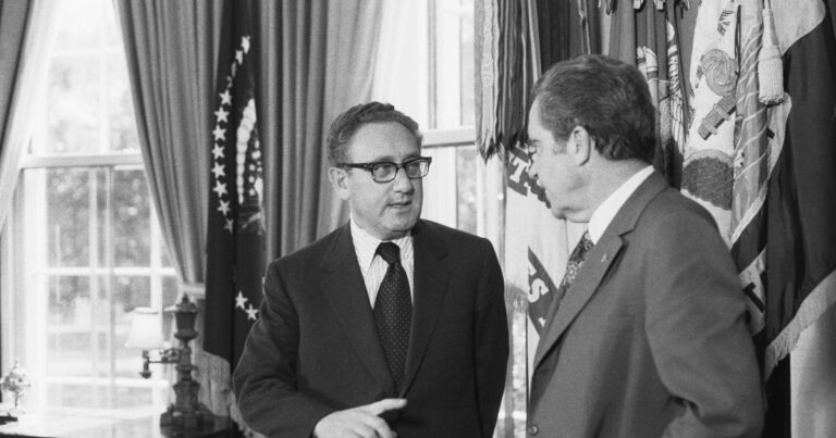 Como Kissinger negociaria a paz com o Irã