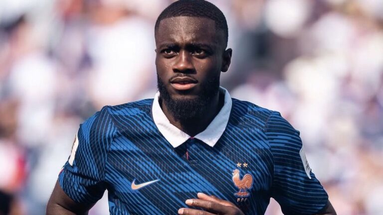 Zagueiro da França cobra punição por injúria racial contra Mbappé