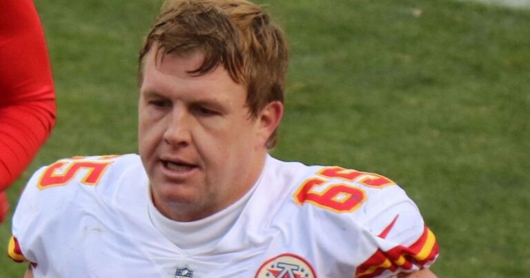 Campeão do Super Bowl morre aos 38 anos; mãe aponta lesão cerebral
