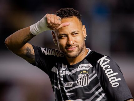 Neymar nega crise com Santos após empate e desmente cobrança