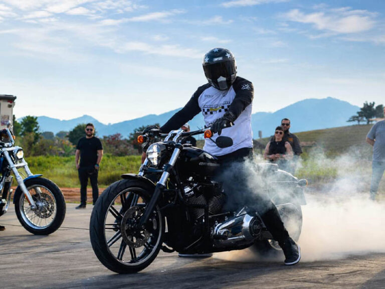 Pilotos paranaenses brilham em competição de arrancada de Harley-Davidson