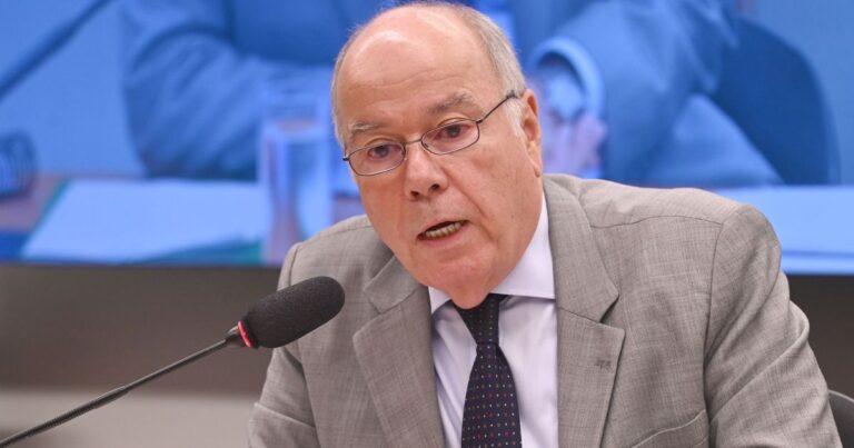Brasil não define prazo para volta de embaixador à Argentina