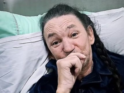 Marquito chora ao falar de acidente e saudade da TV