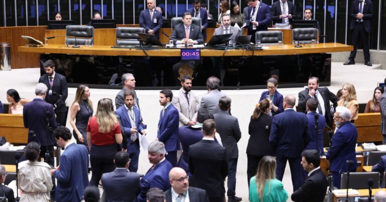Rejeição ao STF e Congresso desafia próximo governo