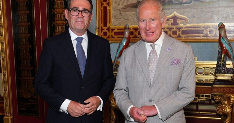 Novo primeiro-ministro britânico promete encerrar instabilidade