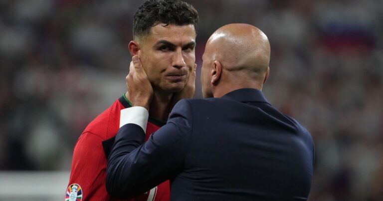 Roberto Martinez deixa comando de Portugal após eliminação na Copa