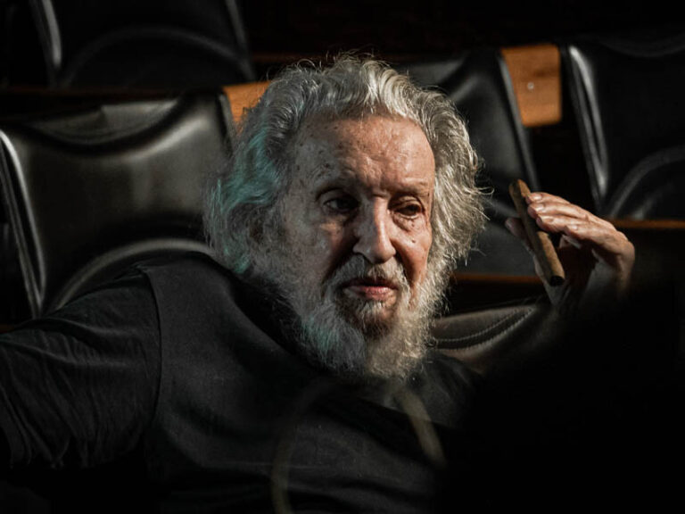 Caixa Cultural Curitiba recebe mostra retrospectiva de Ruy Guerra