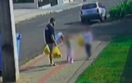 Mãe relata agressão contra filha em depoimento na delegacia