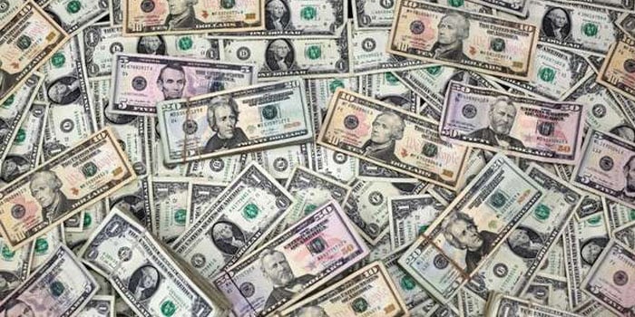 Dólar fecha abaixo de R$ 5,15 com enfraquecimento externo