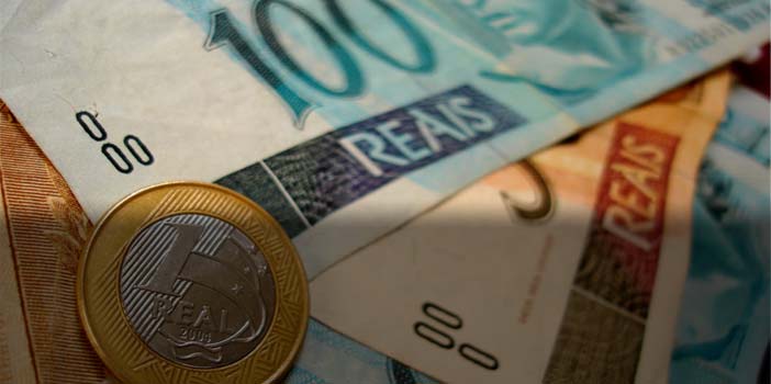 Taxas dos DIs sobem com tensões no Oriente Médio