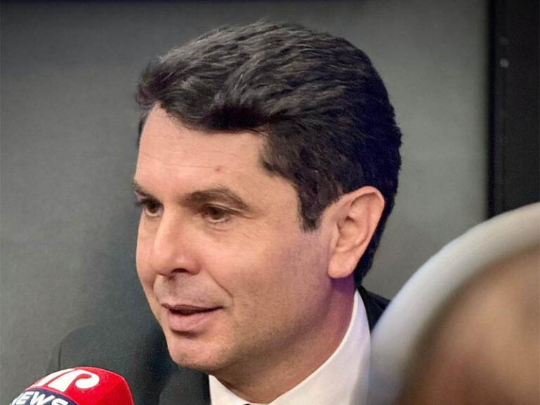 Alexandre Curi avança em cenários para o Senado