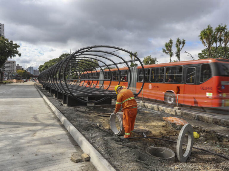 TCE-PR suspende licitação do BRT Leste-Oeste