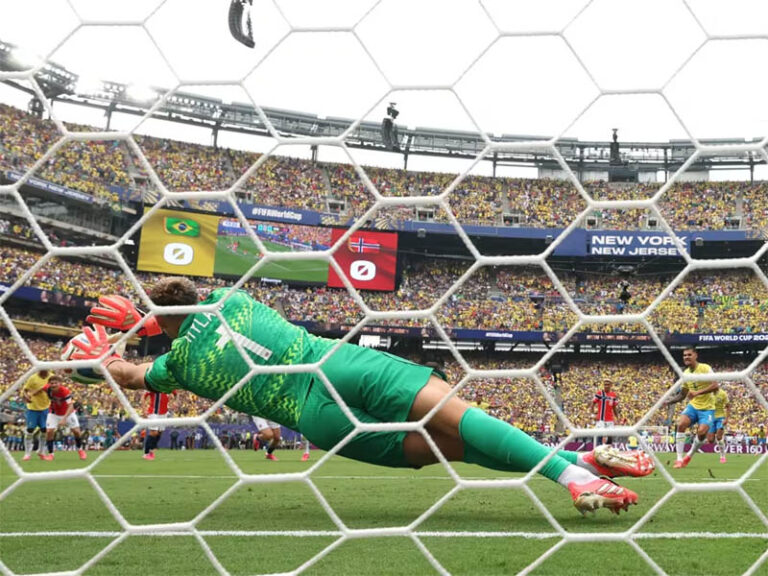 Bruno Guimarães deveria ter batido pênalti contra Noruega