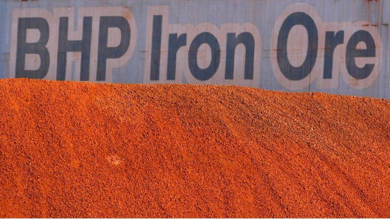 Minério de ferro recua com queda na demanda chinesa