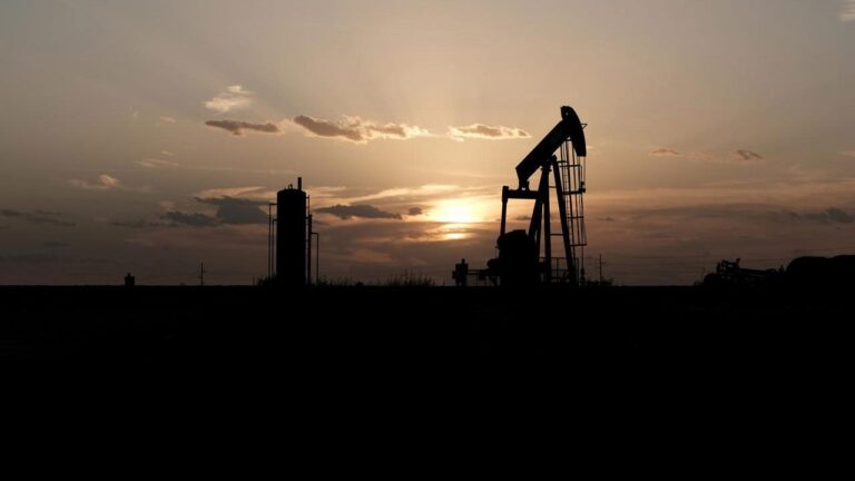 Petróleo volta a níveis pré-guerra com aumento de oferta