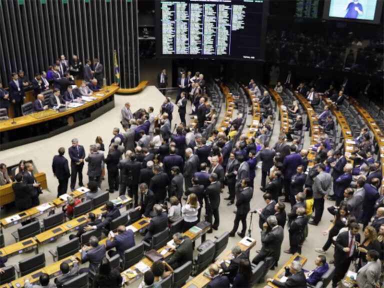Câmara indica R$ 1,3 bi em emendas sem transparência sobre autores