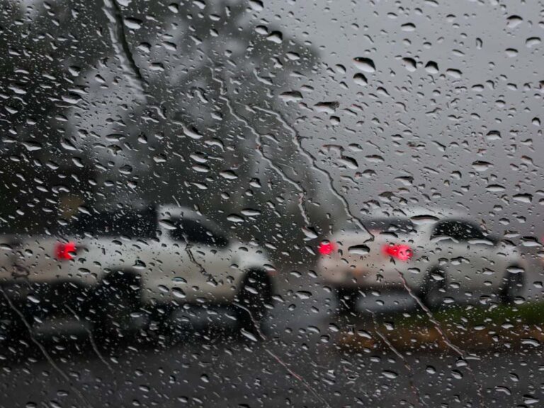 Chuva chega a Curitiba e tempo segue instável até sexta