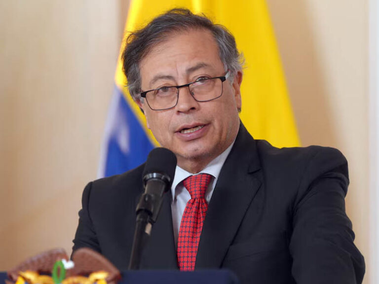 Presidente eleito da Colômbia acusa Petro de tentar golpe
