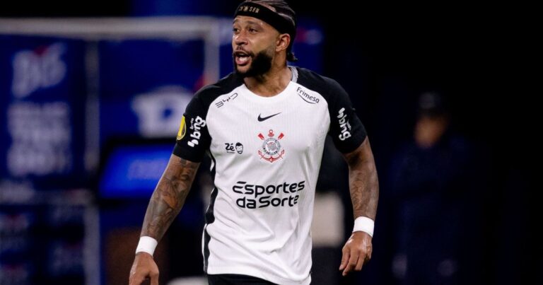 Corinthians aguarda resposta de Memphis sobre renovação