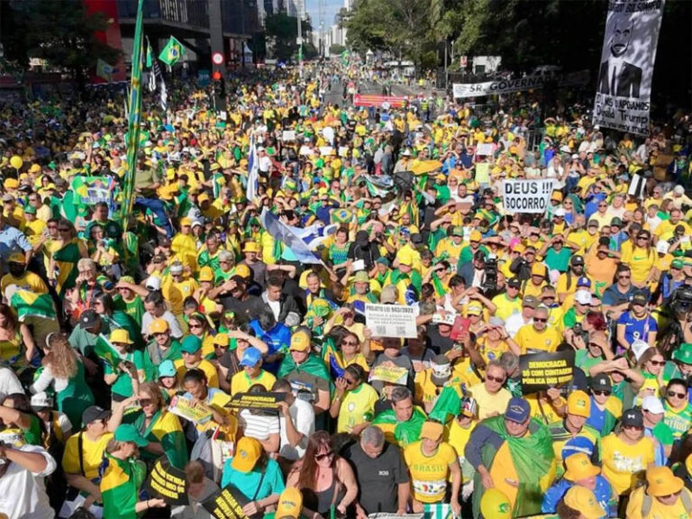 Direita ultrapassa esquerda entre eleitores pela 1ª vez desde 2014