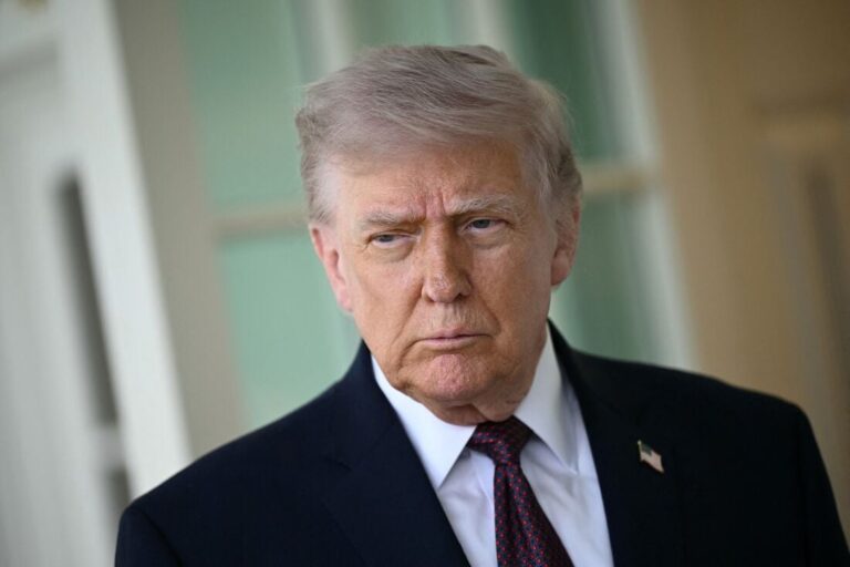Trump defende controle dos EUA sobre Estreito de Ormuz