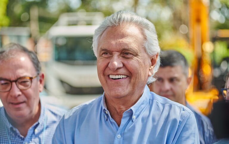 Caiado critica estratégia de Flávio Bolsonaro na campanha presidencial