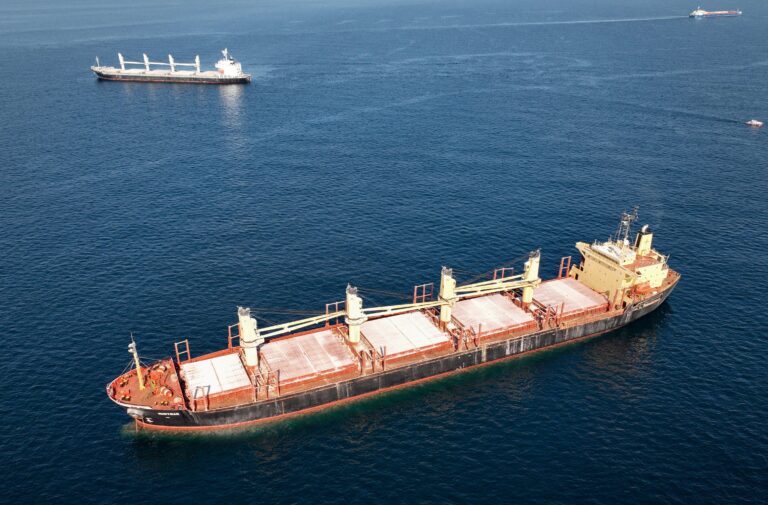 Arábia Saudita busca coalizão para proteger navegação no Mar Vermelho