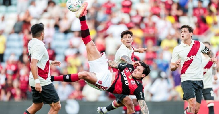 Flamengo empata com River Plate em amistoso em Portugal