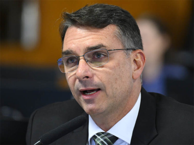 União Progressista apoia Flávio em SP mas mantém neutralidade nacional