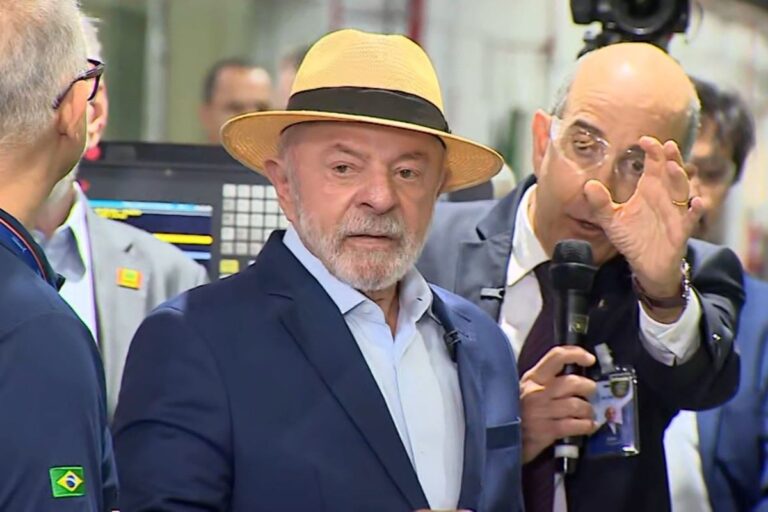 Lula inicia campanha à reeleição em berço político do PT